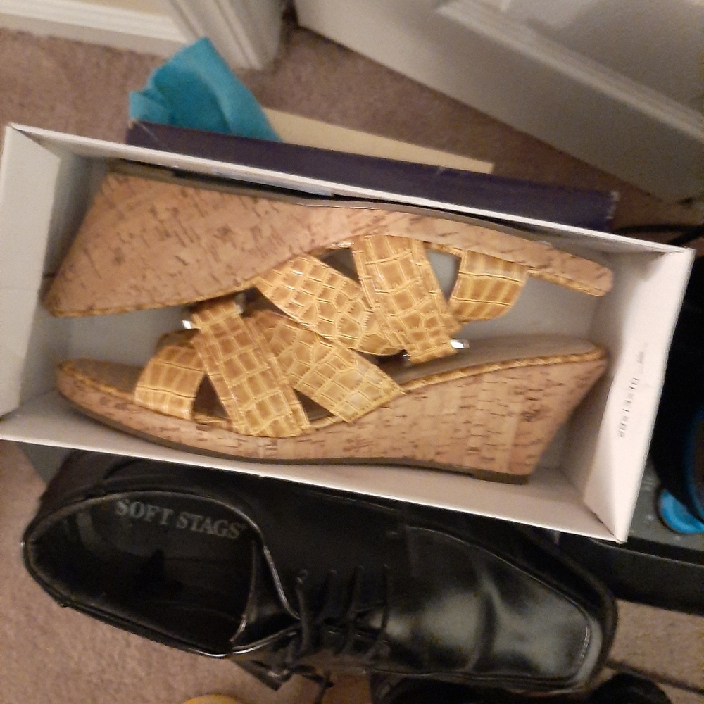 Wedge sandals